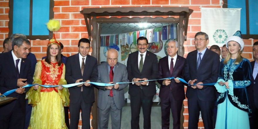 Keçiören’de sahne TÜRKSOY’un