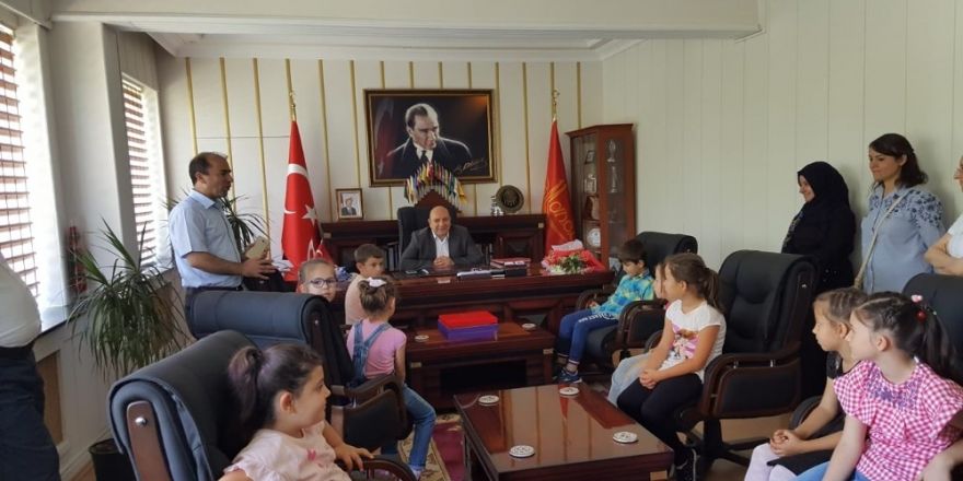 Öğrencilerden teşekkür ziyareti