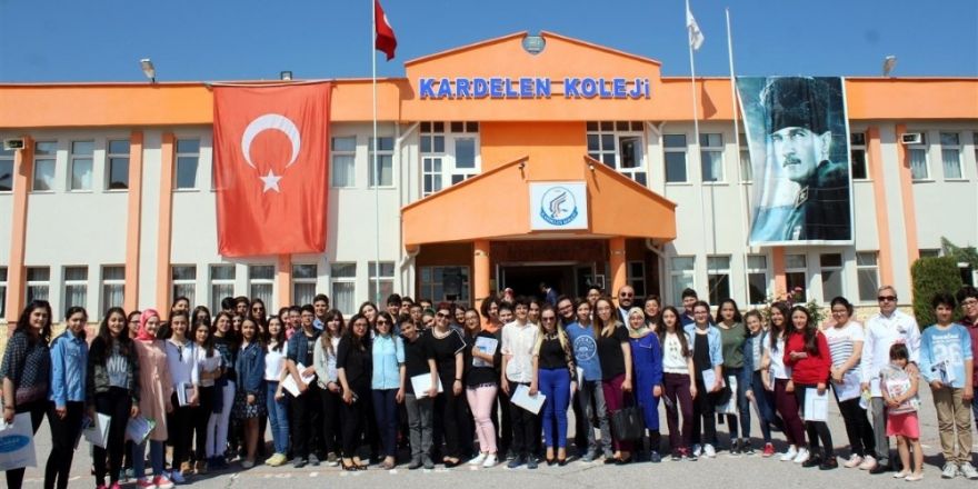 Kardelen Koleji’nde karne sevinci