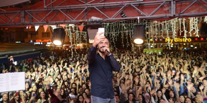 Iğdırlılar Yusuf Güney konseriyle coştu