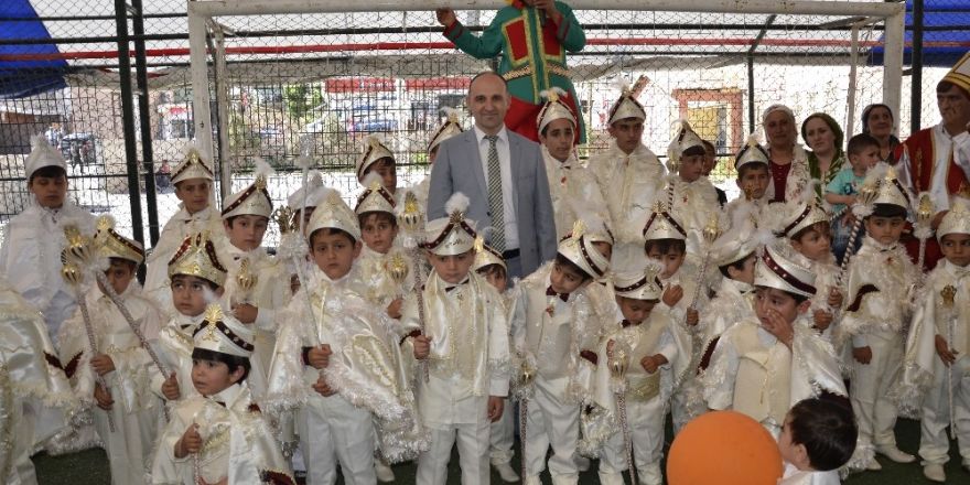 Beytüşşebap’ta 40 çocuk sünnet ettirildi