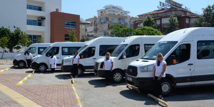 Kadınları plaja kadın servis şoförleri taşıyacak