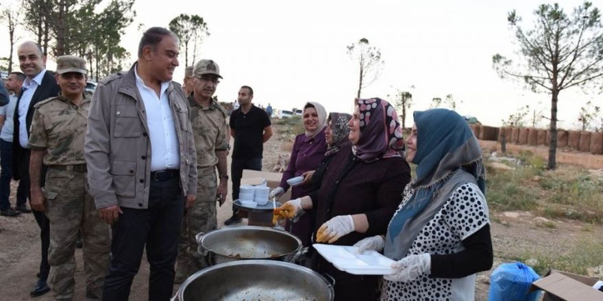 Kahraman Mehmetçik Burseya’da iftar yaptı