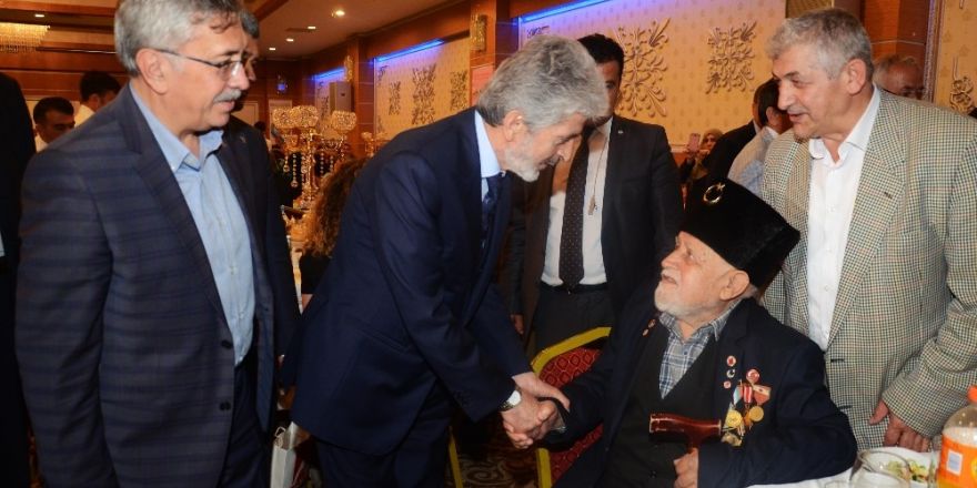 Başkanlar Tuna ve Çetin şehit aileleriyle iftar yaptı