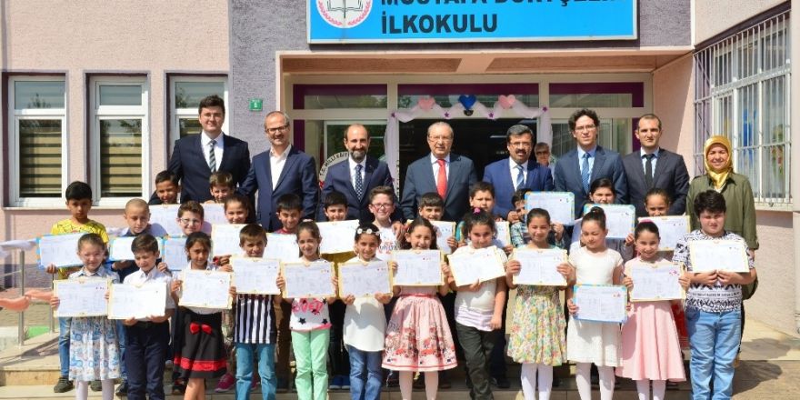 Başkan Edebali karne sevincine ortak oldu