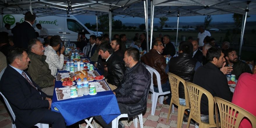 Başkan Ercan, Hayvancılık Bölgesi işletmecileriyle iftar yaptı