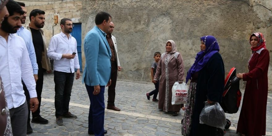 Ekinci çat kapı ev ziyaretlerine devam ediyor
