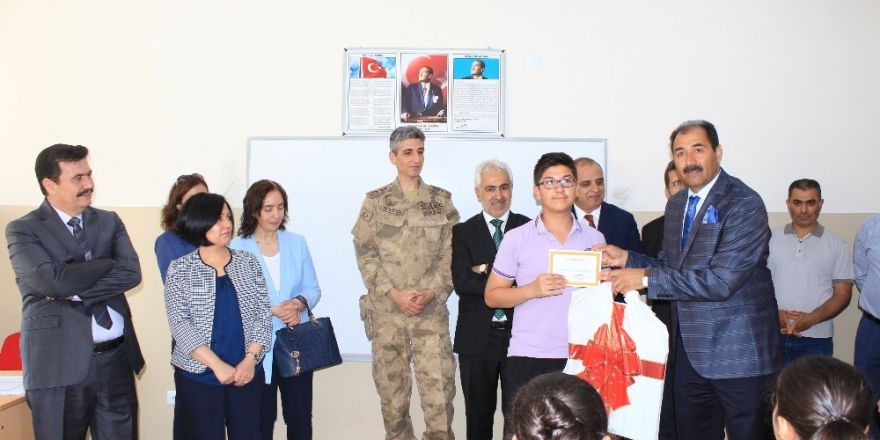 Erzincan’da öğrenciler karne heyecanı yaşadı