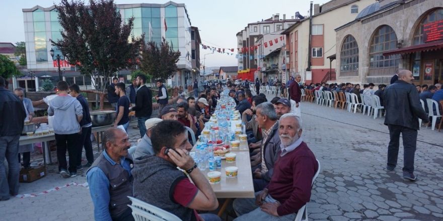 Kangal’da sokak iftarı