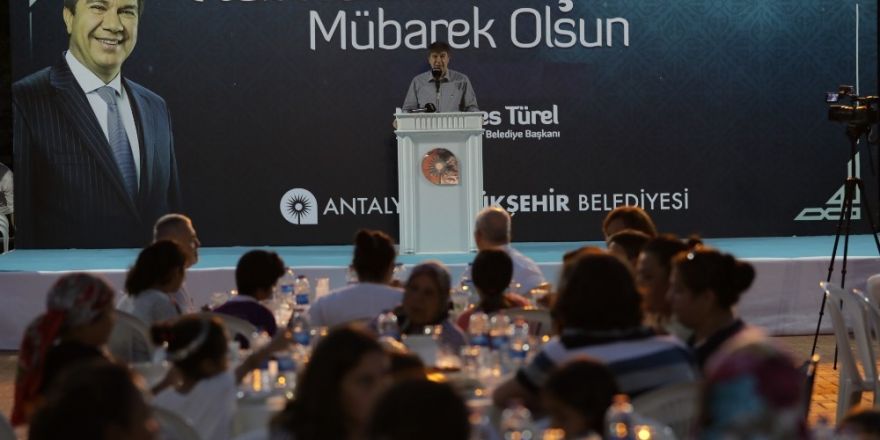 Türel: “Vatandaşa dokunan hizmetler yapıyoruz”