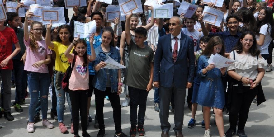 Sinop’ta 32 bin 31 öğrenci karne aldı