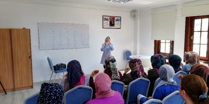 İşaret dili kursuna ilgi her geçen daha da artıyor