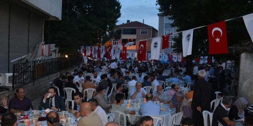 Dilovası’nda iftar sofrası Köseler Mahallesi’nde kuruldu