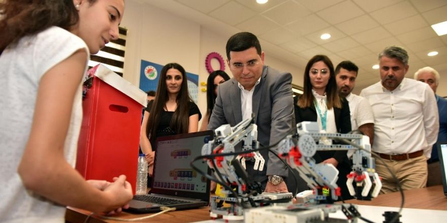 Kepez’de ‘Robotik Kodlama Merkezi Atölyesi’ açıldı
