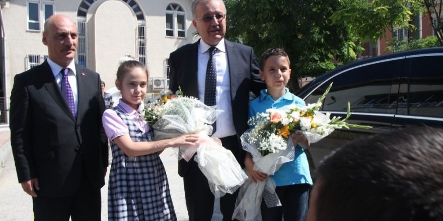 Edirne’de 56 bin 91 öğrenci karne heyecanı yaşadı