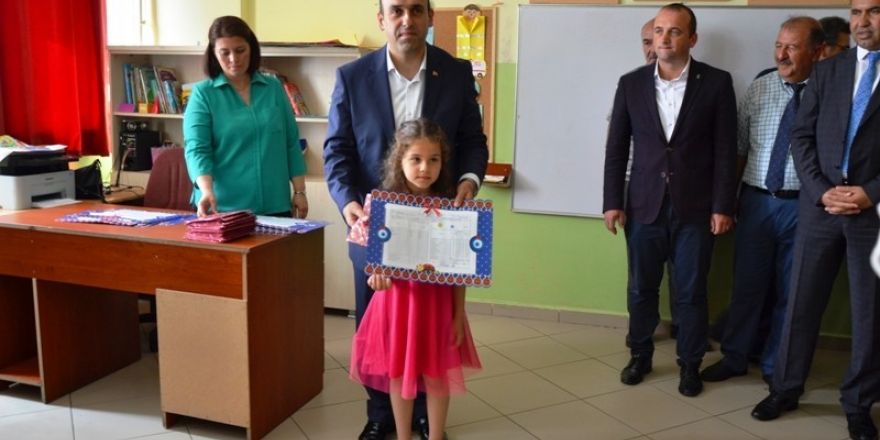 Biga’da öğrenciler karne aldı