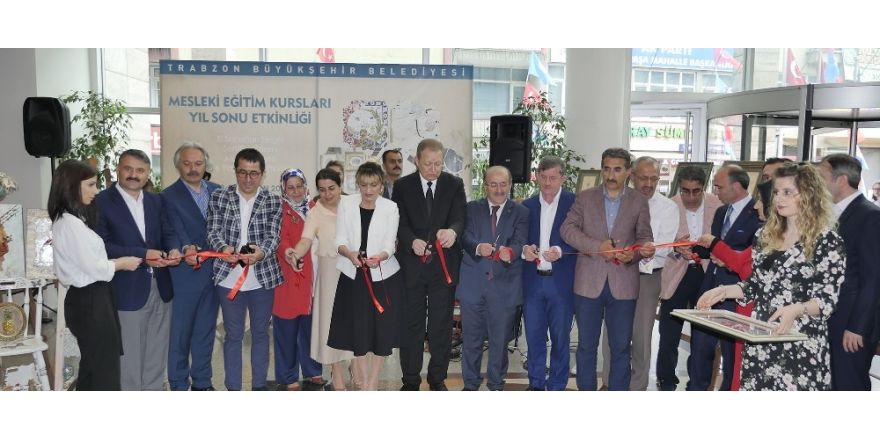 El emeği göz nuru eserler sergileniyor