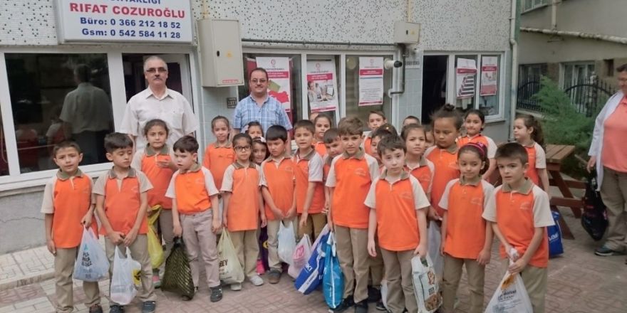 Atatürk İlkokulu öğrencilerinden duyarlı davranış