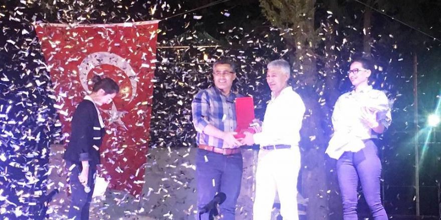 Öğrencilerin mezuniyetinde hüzünlü veda