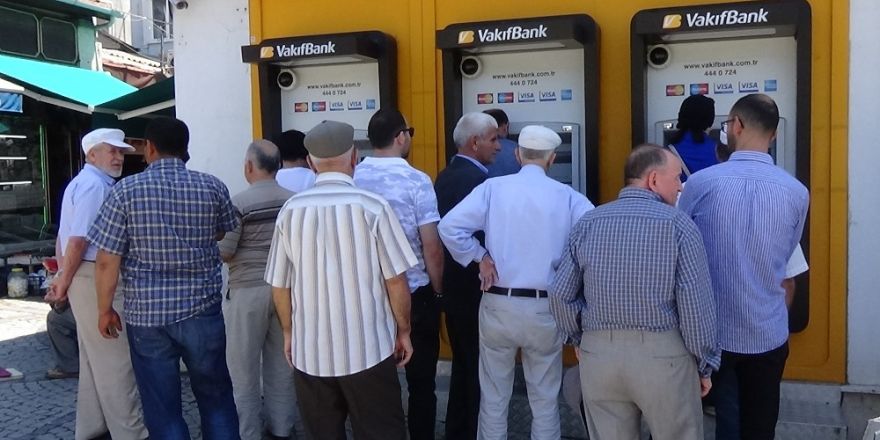 Emekliler bayram ikramiyesinden memnun