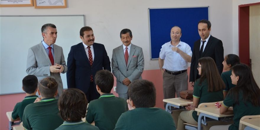 Edremit’te 22 bin 234 öğrenci karne heyecanı yaşadı