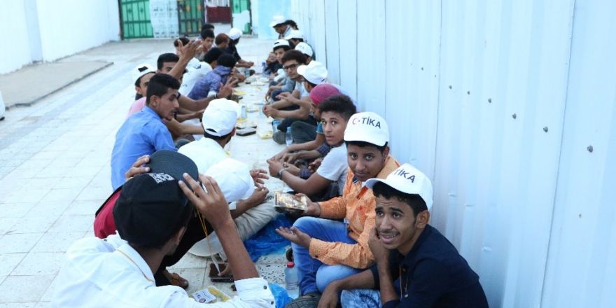 TİKA’dan Yemen’de yetimlere iftar