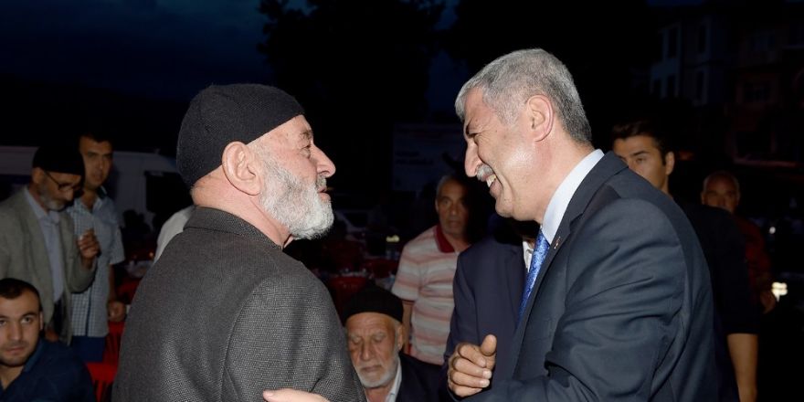 Büyükşehrin iftarları devam ediyor