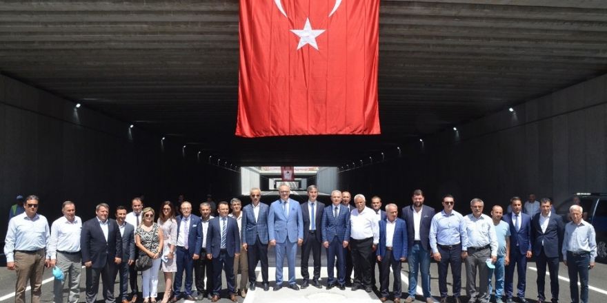 Turgutlu Köprülü Kavşak Projesi’nin ilk etabı açıldı