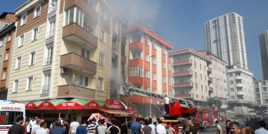 Esenyurt’ta doğalgaz patlaması: 1’i ağır 2 yaralı
