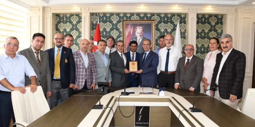 Türkiye Gazeteciler Federasyonu yönetimi Vali Kalkancı’yla bir araya geldi