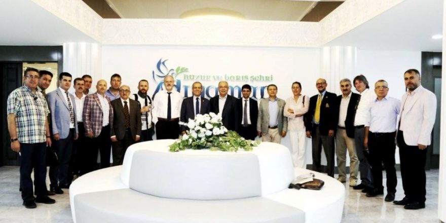Başkan Kutlu Türkiye Gazeteciler Federasyonu heyetini ağırladı