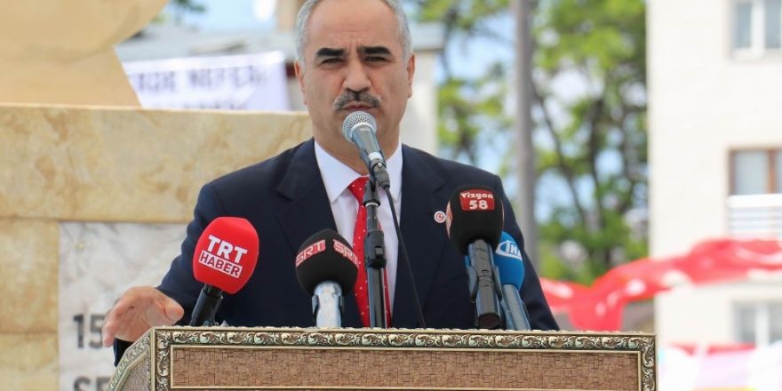 Sivas’ta ’15 Temmuz Şehitler Meydanı’ açıldı