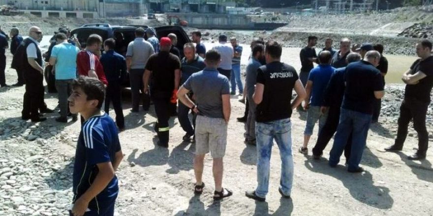 Gürcistan’da rafting yapan 4 kişi öldü