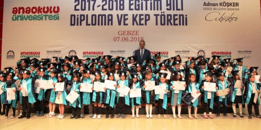 Anaokulu Üniversitesinde karne sevinci yaşandı