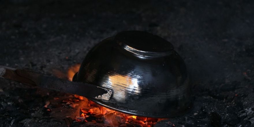 Çekiç darbeleriyle işlenen sanat