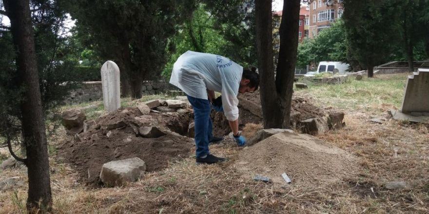 Edirne’de mezarları kazan 4 kişi gözaltına alındı