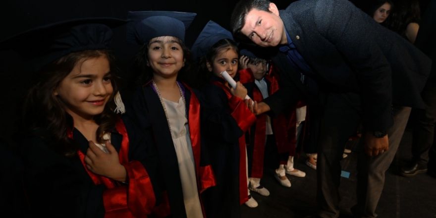 Minik öğrencilerden yılsonu etkinliği