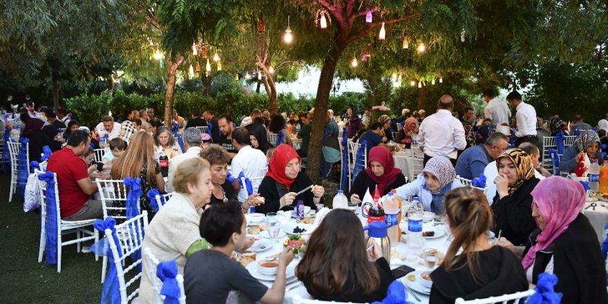 Şehit aileleri ve gaziler iftarda buluştu