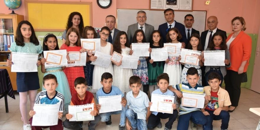 Bozkurt: "Aileler ve öğretmenler en önemli toplum mühendislerdir"