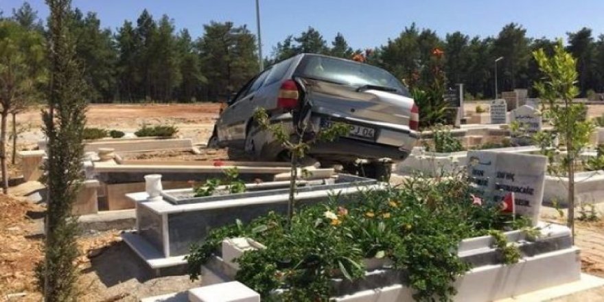 Mezarlıkta şaşkına çeviren olay!