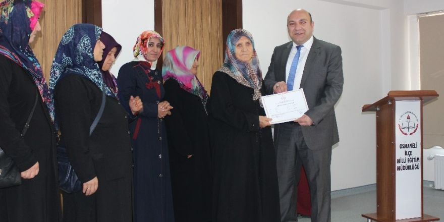 Osmaneli’de Okuma Yazma Seferberliği sertifika töreni