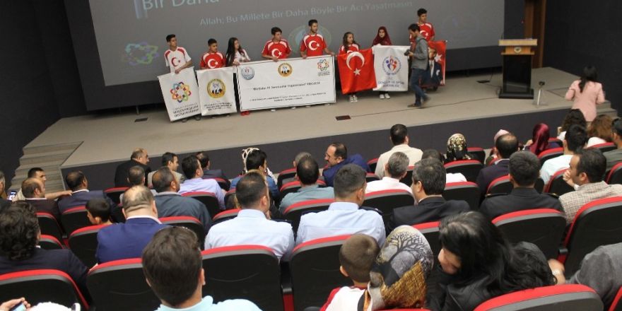 ’Bir Daha 15 Temmuzlar Yaşanmasın’ filmi izleyici ile buluştu