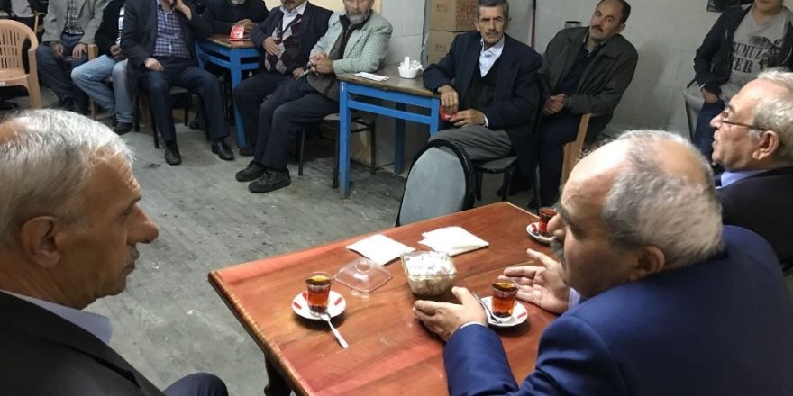 Üç Hilalin altında toplanmalıyız