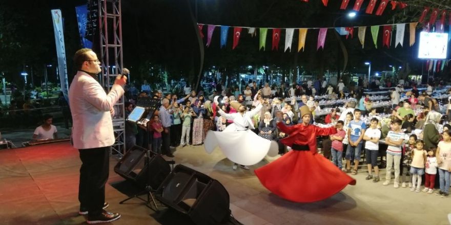Gaziantep’te 7 ilçede kurulan sofralarda 20 bin kişi iftar açtı