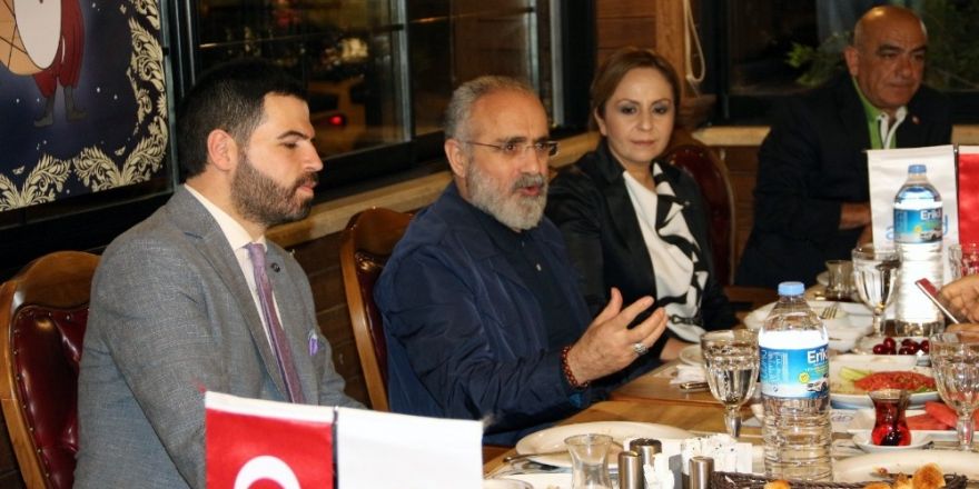 Cumhurbaşkanı Başdanışmanı Topçu Ankaralı sanayicilerle sahurda bir araya geldi