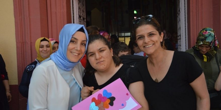 AK Partili vekil adayları Ortahisar’ı karış karış gezmeye devam ediyor