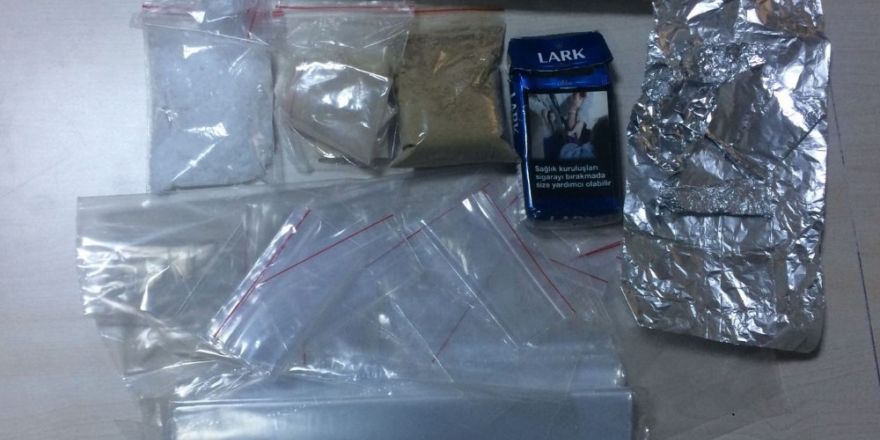 Sigara paketine gizlenmiş uyuşturucu ele geçirildi