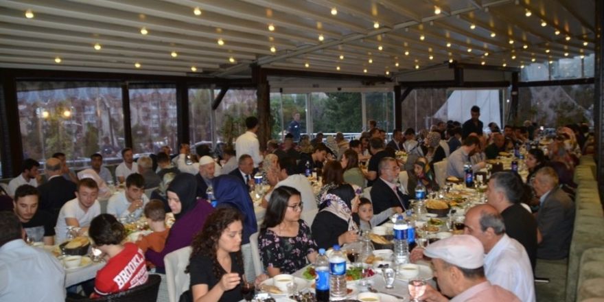 Ürkmezer, şehit aileleri ve gazilerle iftarda bir araya geldi