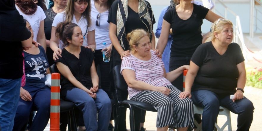 Kazada ölen anne ile bebeği aynı mezara konuldu