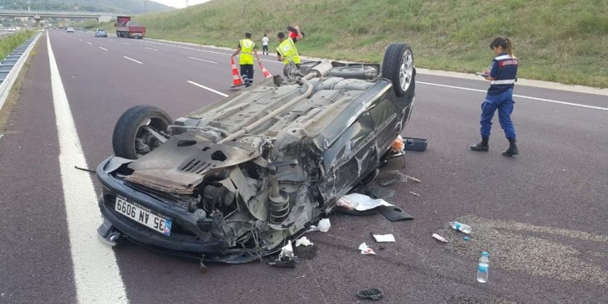 Otobanda feci kaza, TIR’a çarpıp 4 takla attı